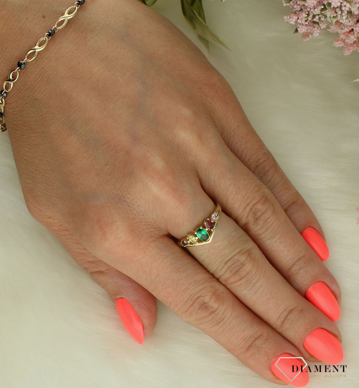 Złoty pierścionek damski 375 z kolorowymi cyrkoniami PI 5972 375. Złoty pierścionek damski. Złoty pierścionek na prezent. Pierścionek złoty z cyrkoniami. Złoty pierścionek próby 375. Złoty pierścionek.  (3).jpg